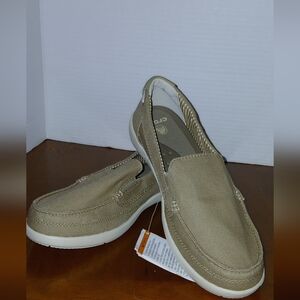 Crocs Womens WALU Loafer Sz 8 NWT